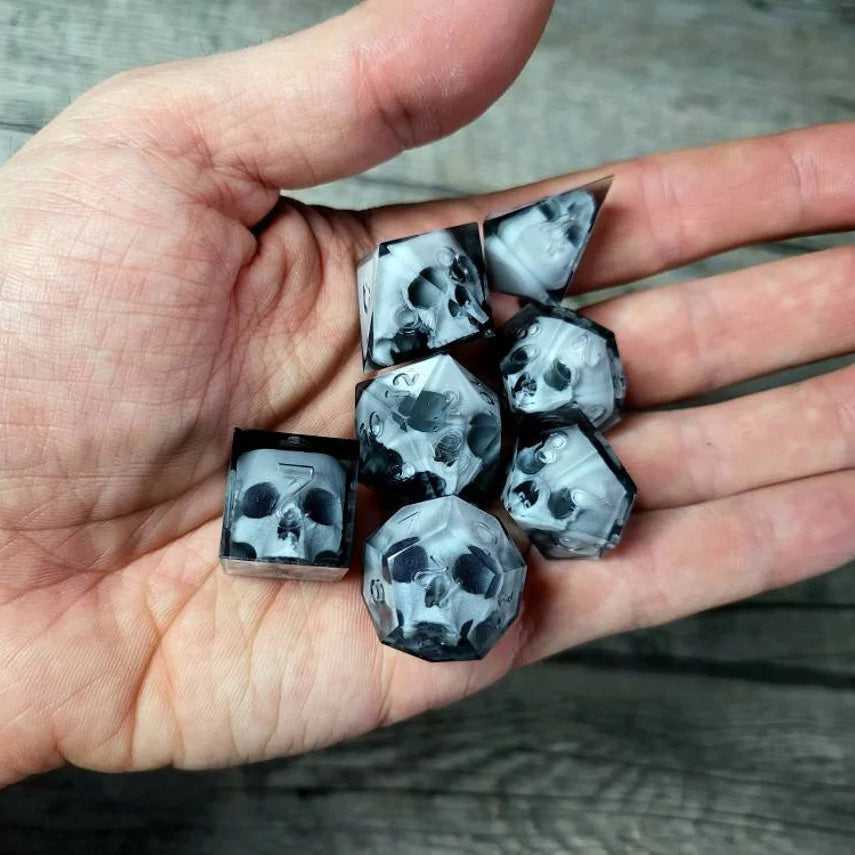 The Icebound Skull Dice Set