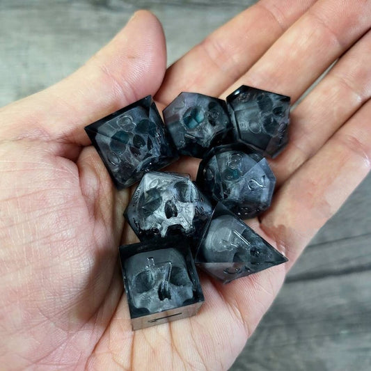 The Icebound Skull Dice Set
