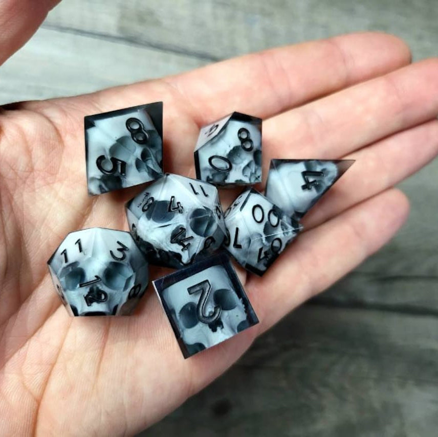 The Icebound Skull Dice Set