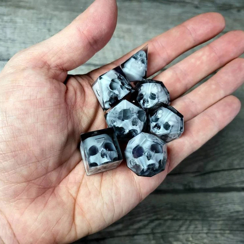 The Icebound Skull Dice Set