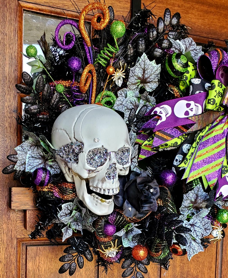 Skull wreath, halloween wreath, skull decor, skeleton wreath, halloween decor, spooky wreath, bling halloween wreath, glam halloween wreath