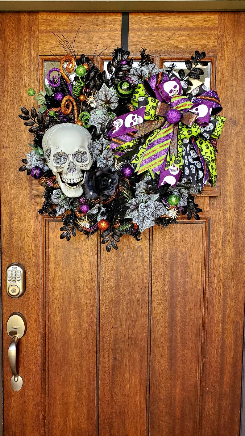 Skull wreath, halloween wreath, skull decor, skeleton wreath, halloween decor, spooky wreath, bling halloween wreath, glam halloween wreath