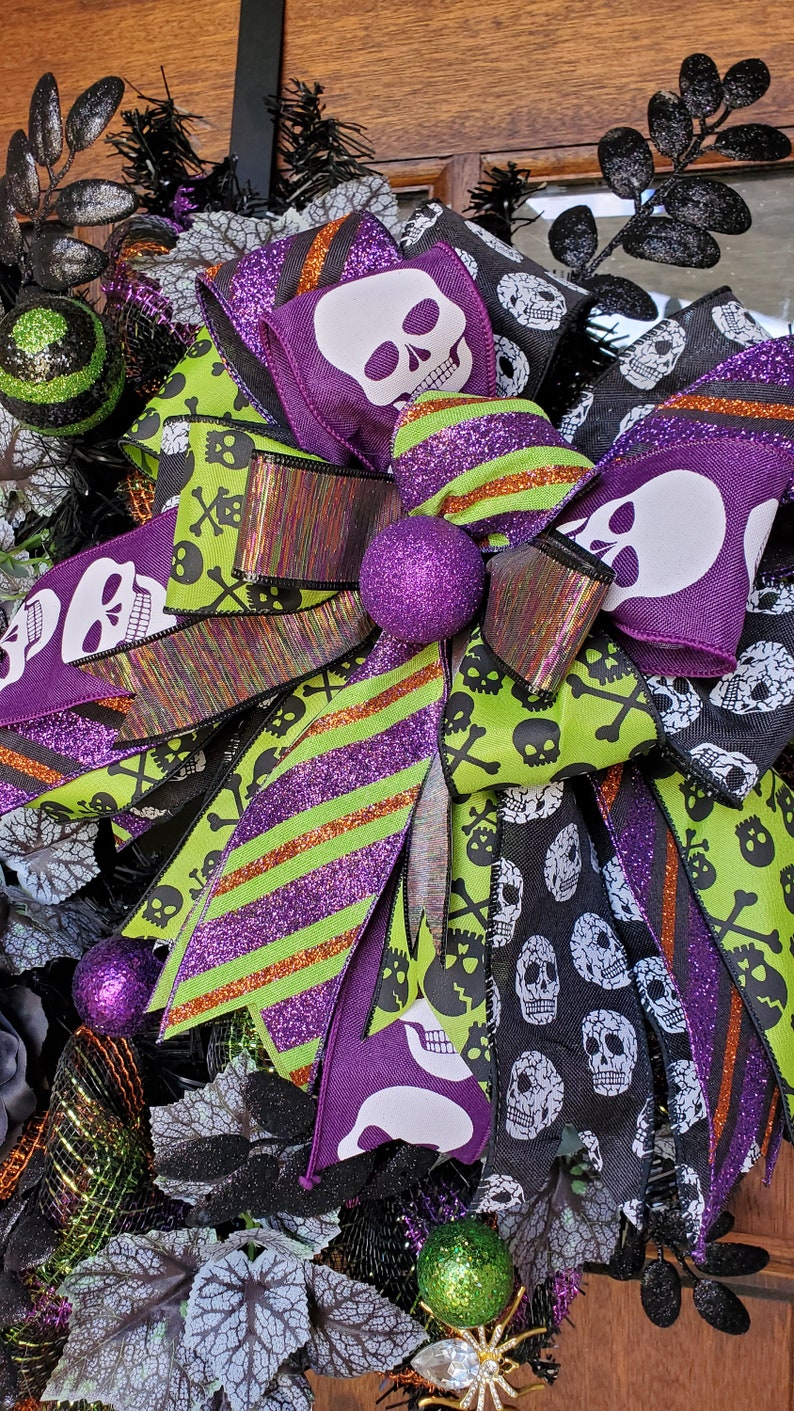 Skull wreath, halloween wreath, skull decor, skeleton wreath, halloween decor, spooky wreath, bling halloween wreath, glam halloween wreath