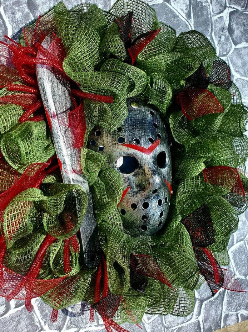 Jason wreath, Jason halloween wreath, halloween wreath, halloween front door wreath, horror movie classics, Friday the 13th wreath