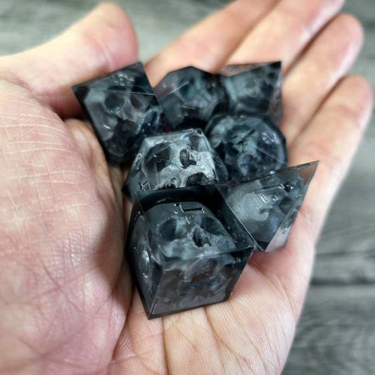 The Icebound Skull Dice Set
