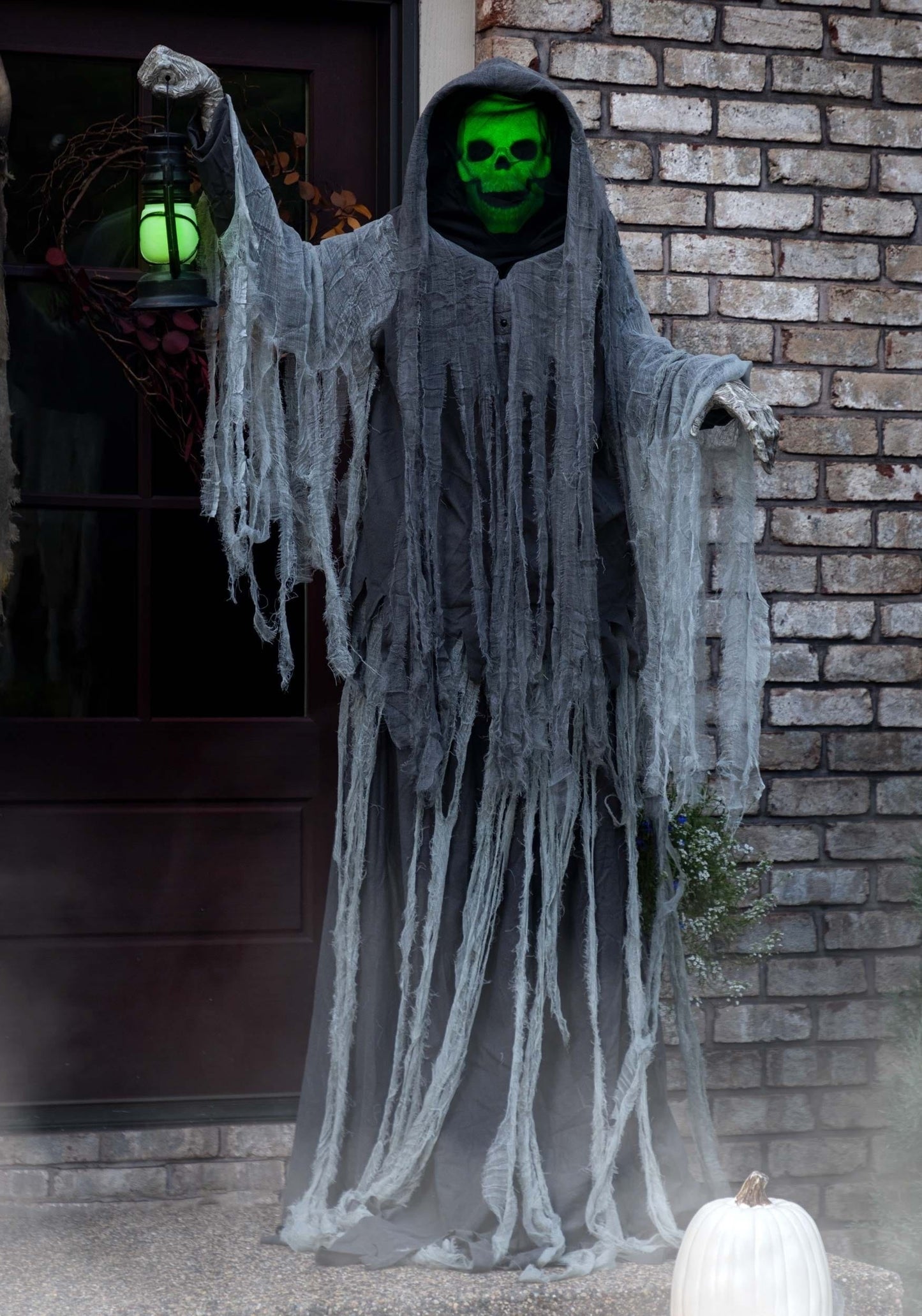 Animated Looming Phantom